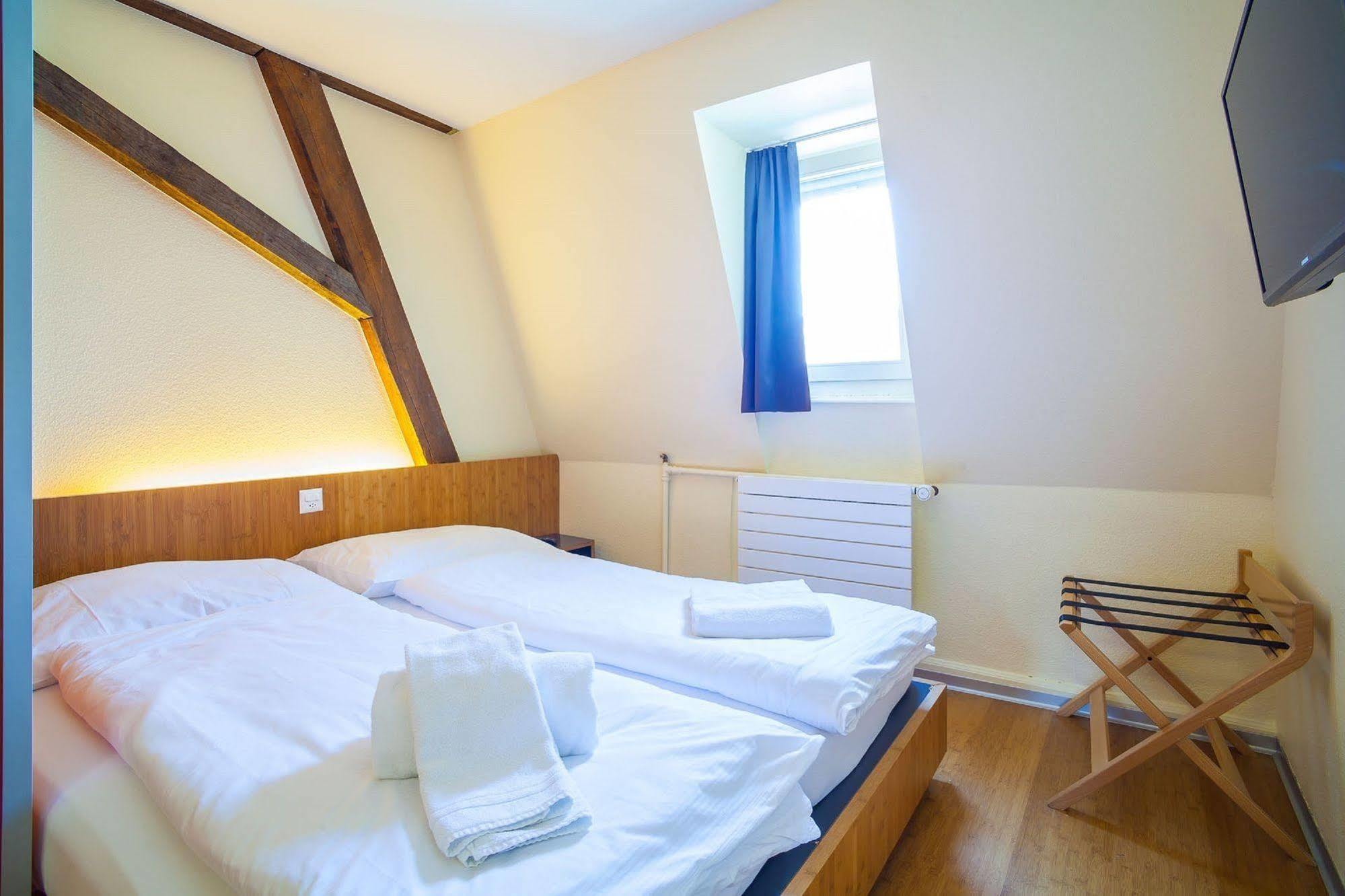 Easyhotel Basel - Self Service And Self Check-In Eksteriør bilde