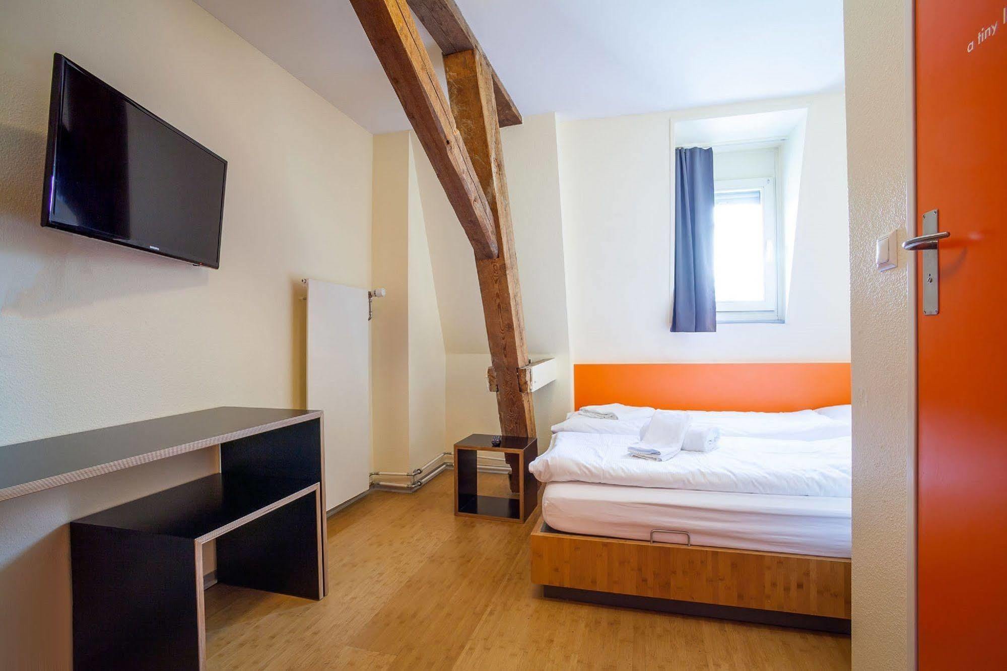 Easyhotel Basel - Self Service And Self Check-In Eksteriør bilde