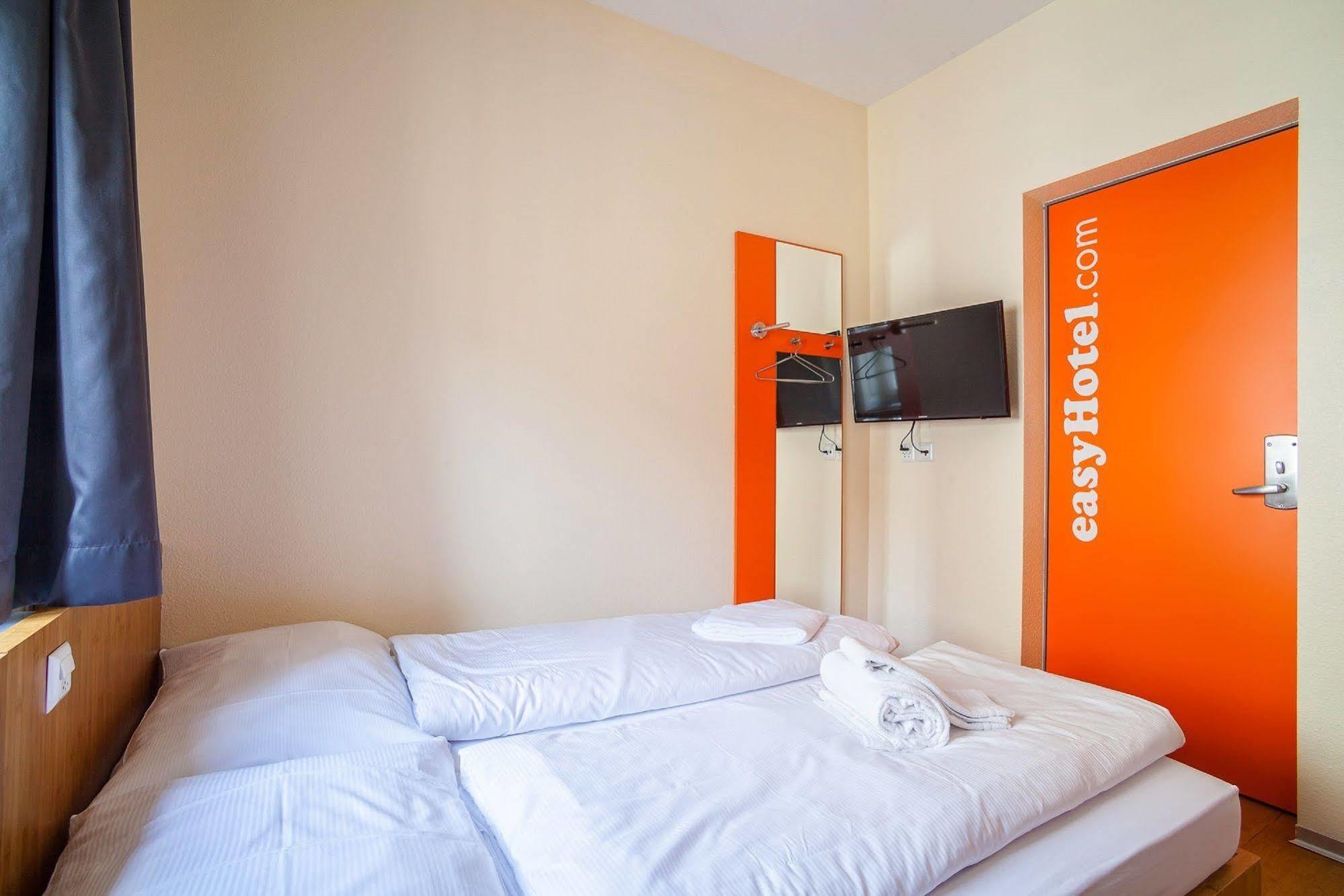 Easyhotel Basel - Self Service And Self Check-In Eksteriør bilde