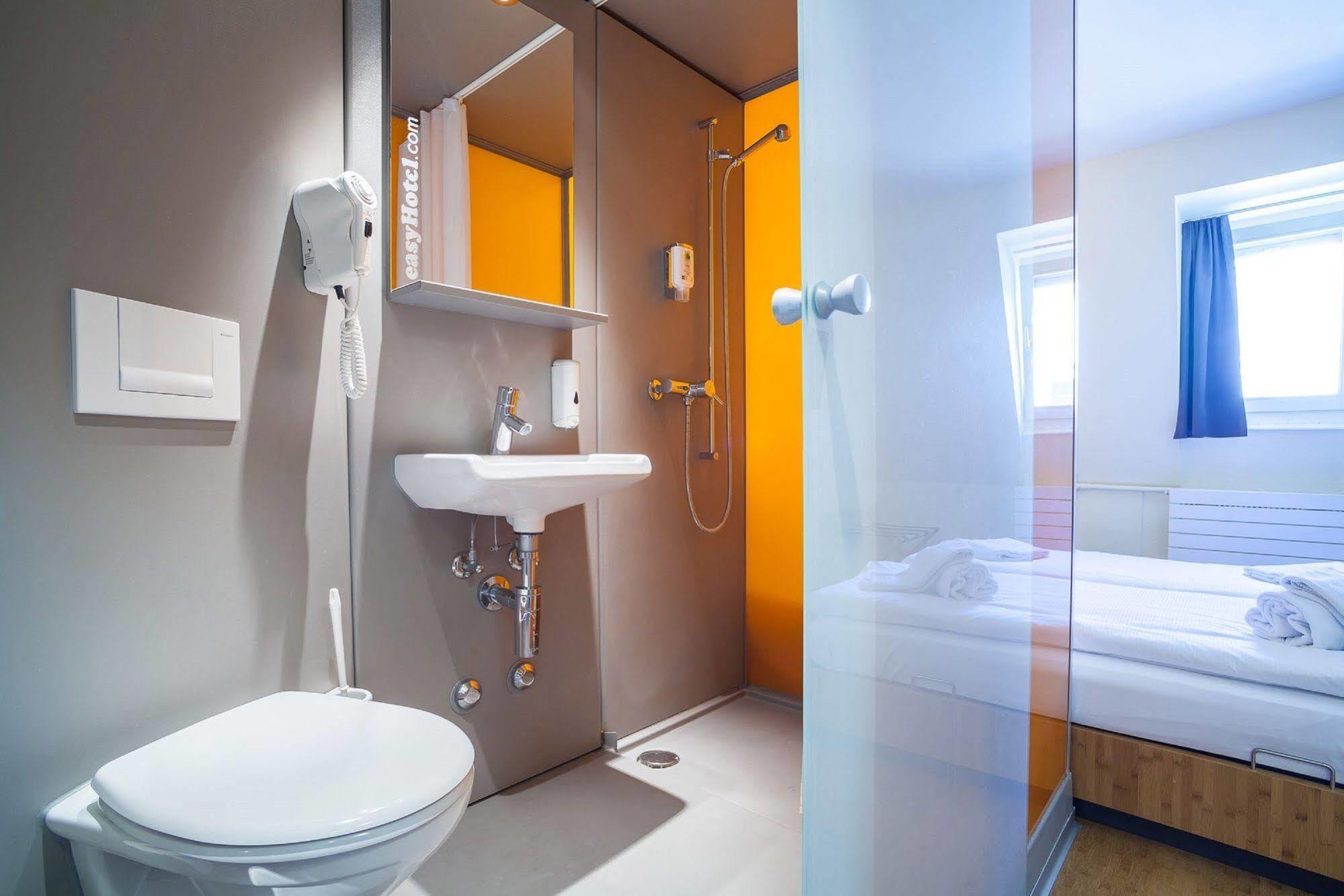 Easyhotel Basel - Self Service And Self Check-In Eksteriør bilde