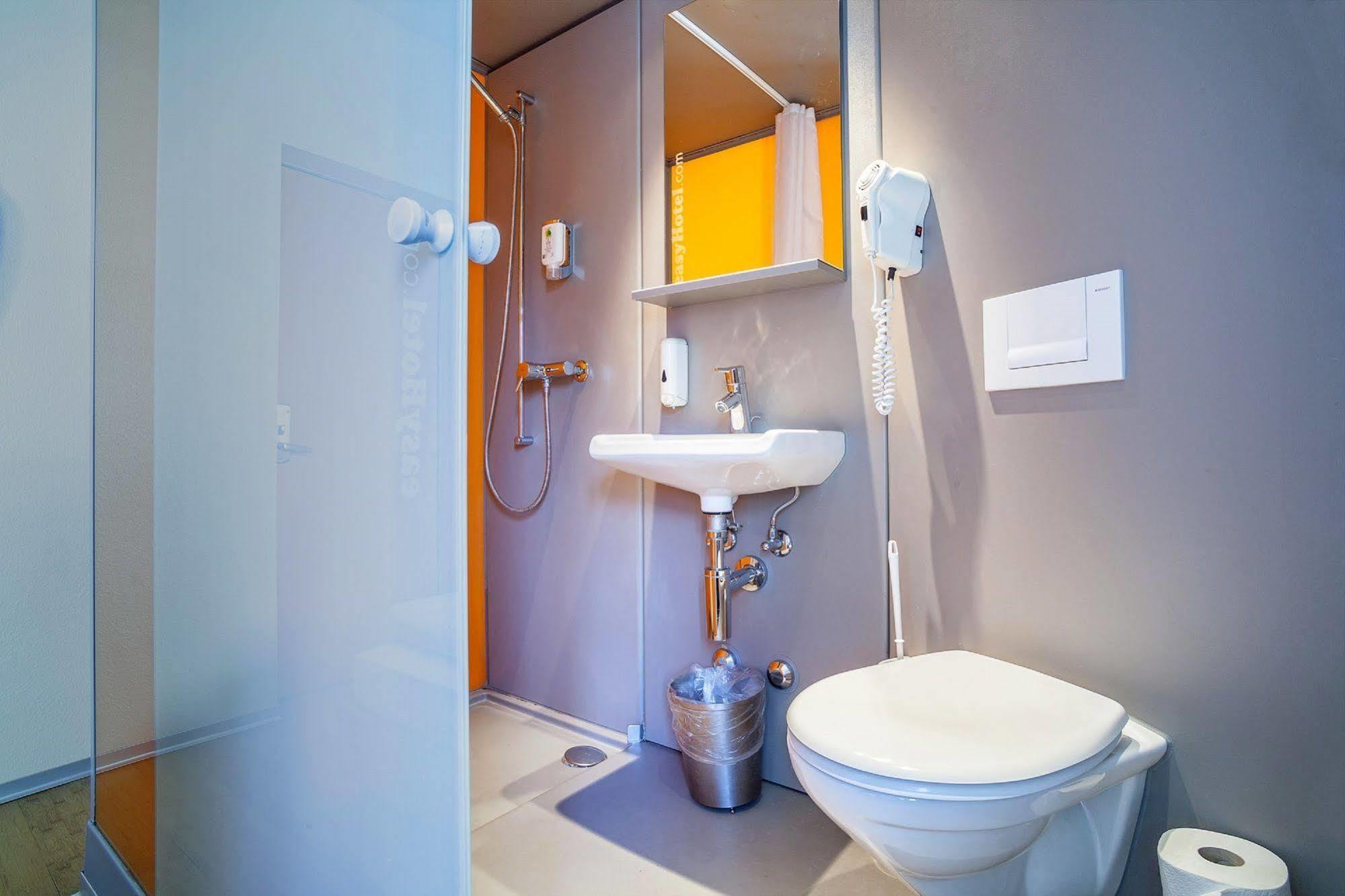 Easyhotel Basel - Self Service And Self Check-In Eksteriør bilde