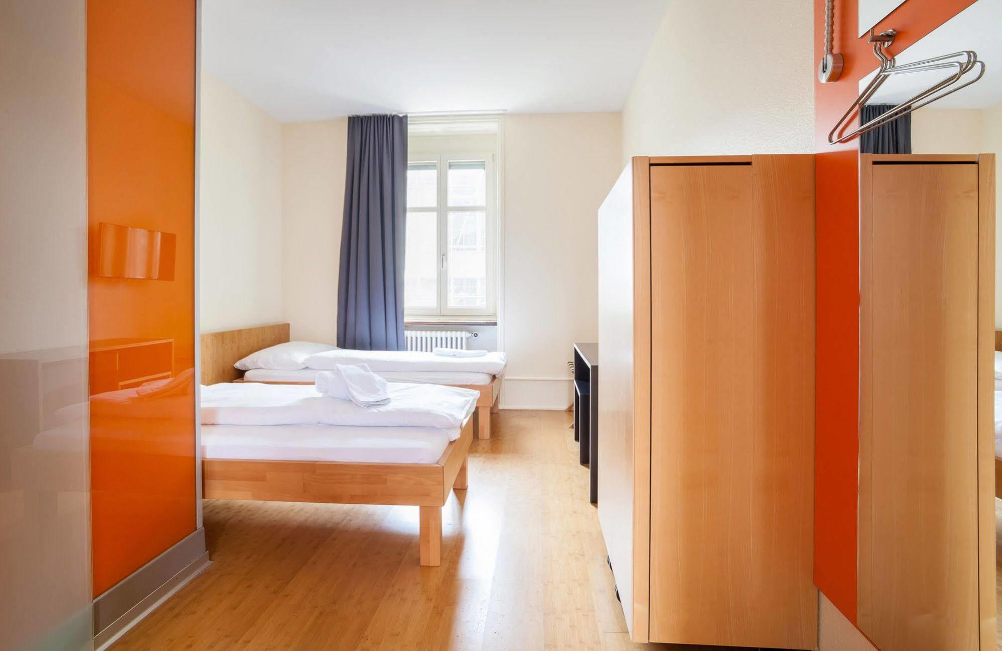 Easyhotel Basel - Self Service And Self Check-In Eksteriør bilde